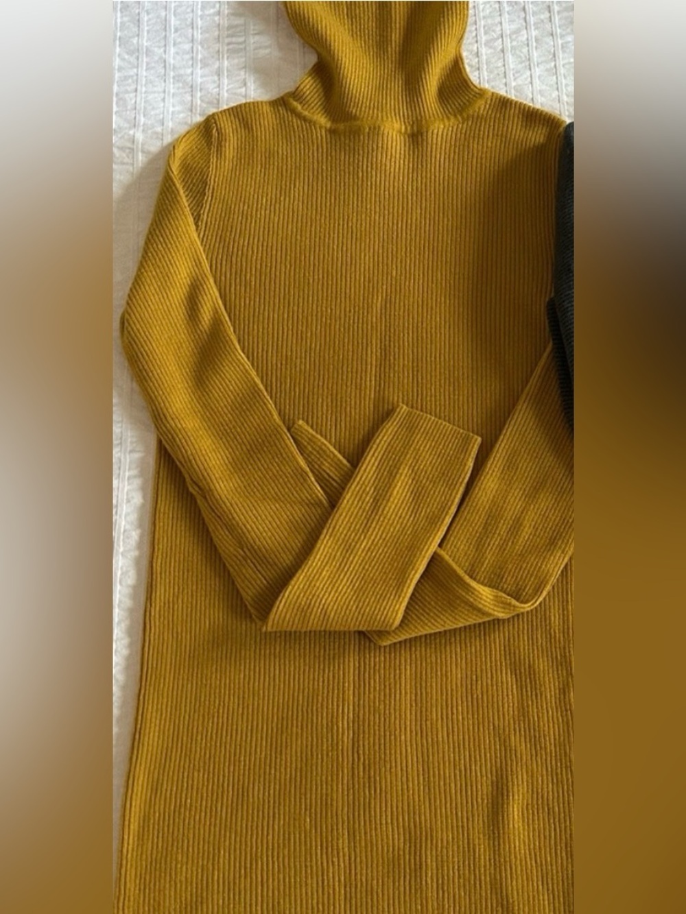 Theory Turtleneck Ribbed Turtleneck - Mustard